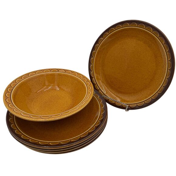 Vintage Sorento Dinner Plate by Homer Laughlin marked Golden Harvest II set of 2 - Picture 8 of 9